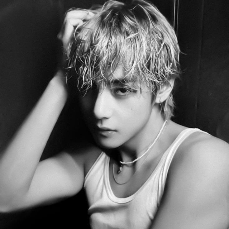 Latest photo of V (BTS)