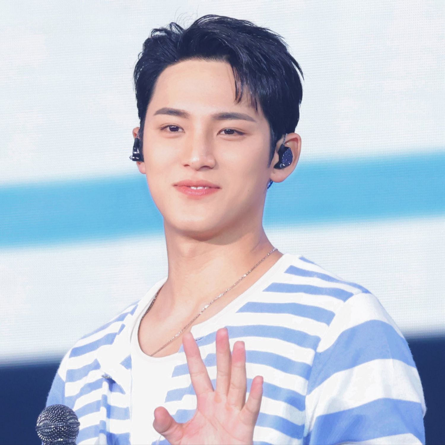 Recent activity shot of Mingyu (SEVENTEEN)