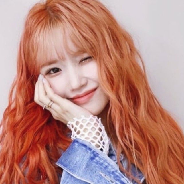 Foto terbaru Song Hayoung (fromis_9)