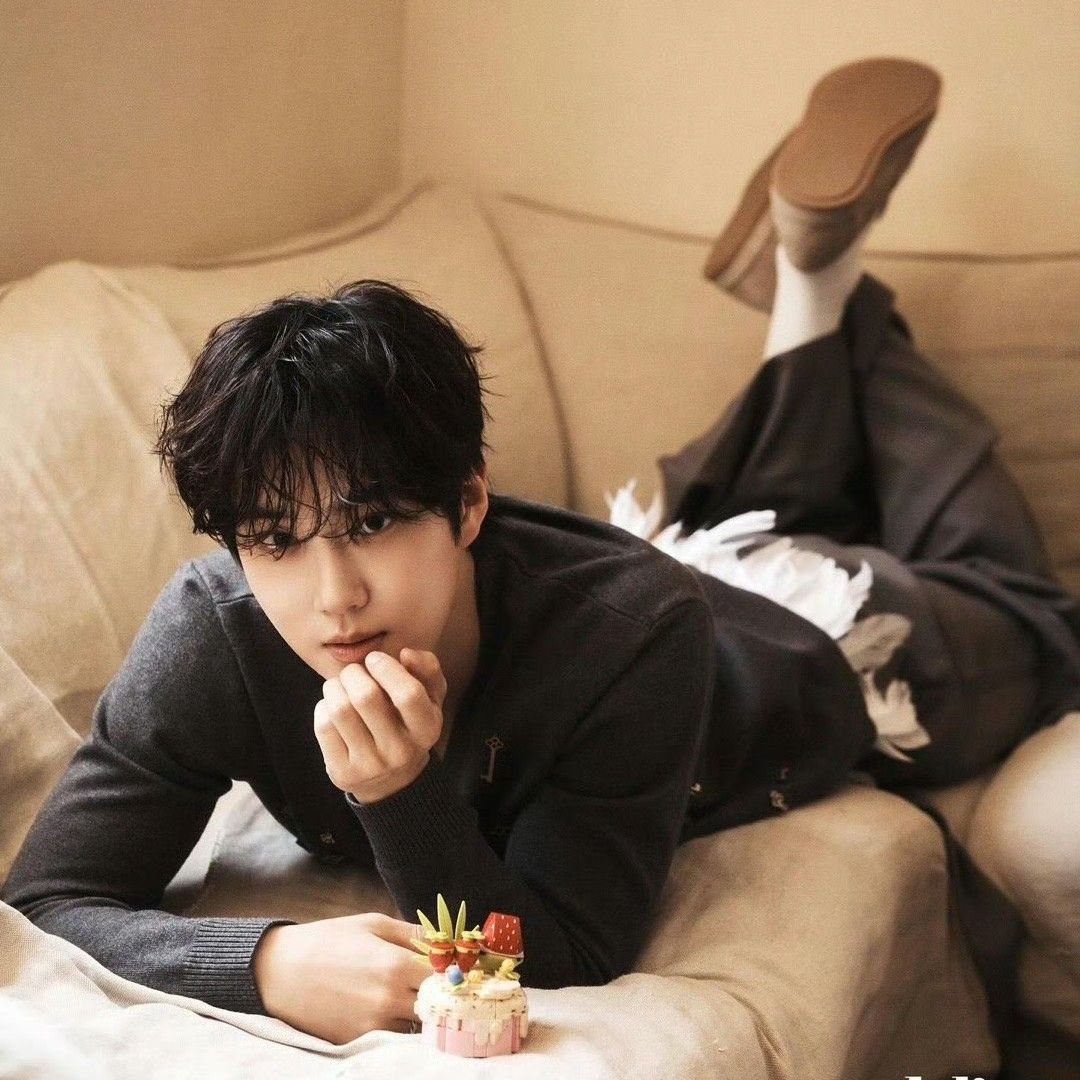 Behind-the-scenes cut of Suho (EXO)