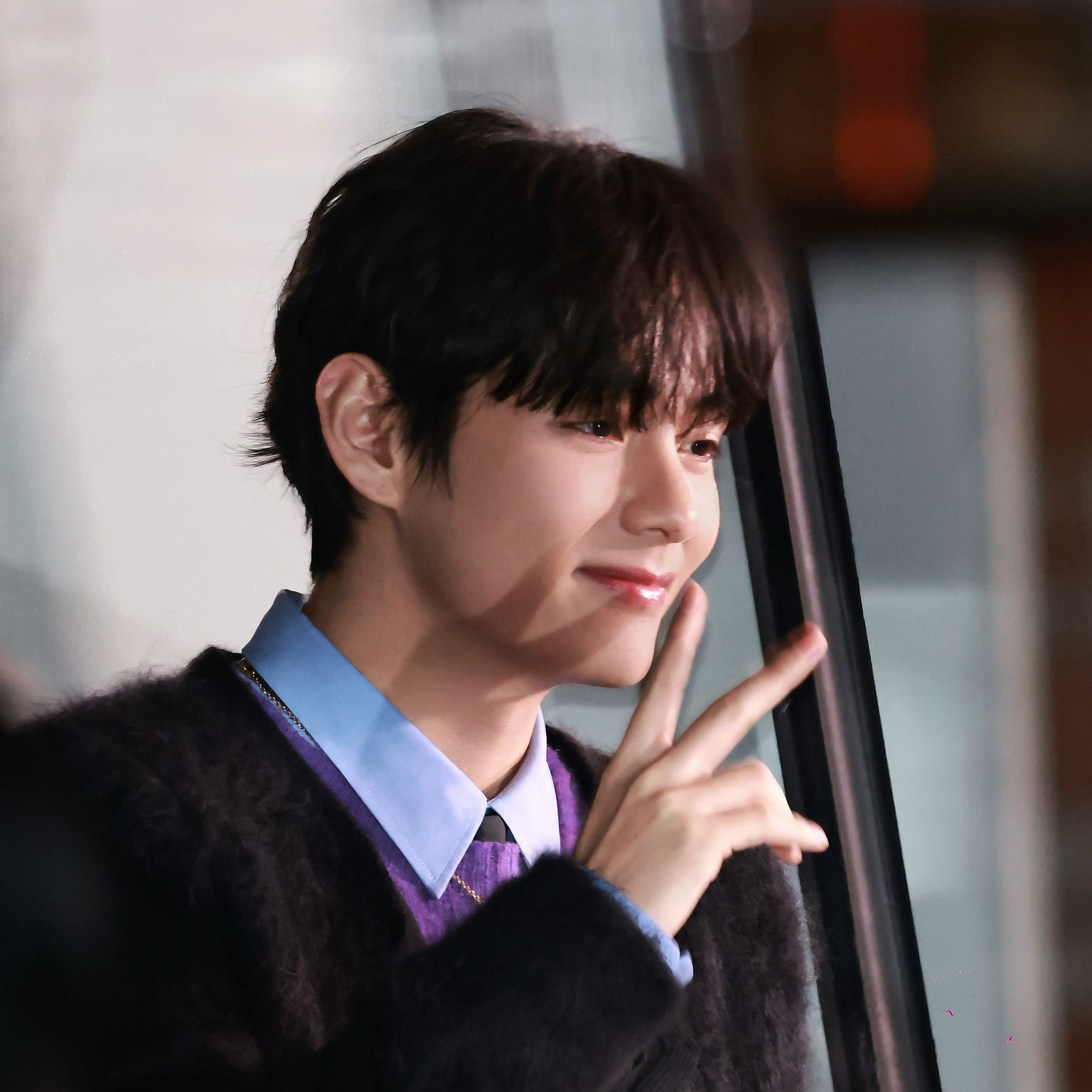 뷔 (방탄소년단)의 최신 사진