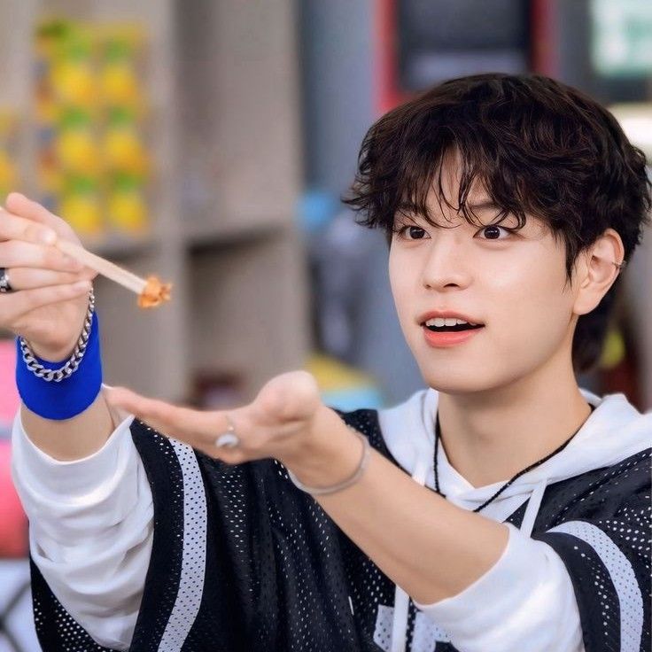 Latest photo of Seungmin (Stray Kids)