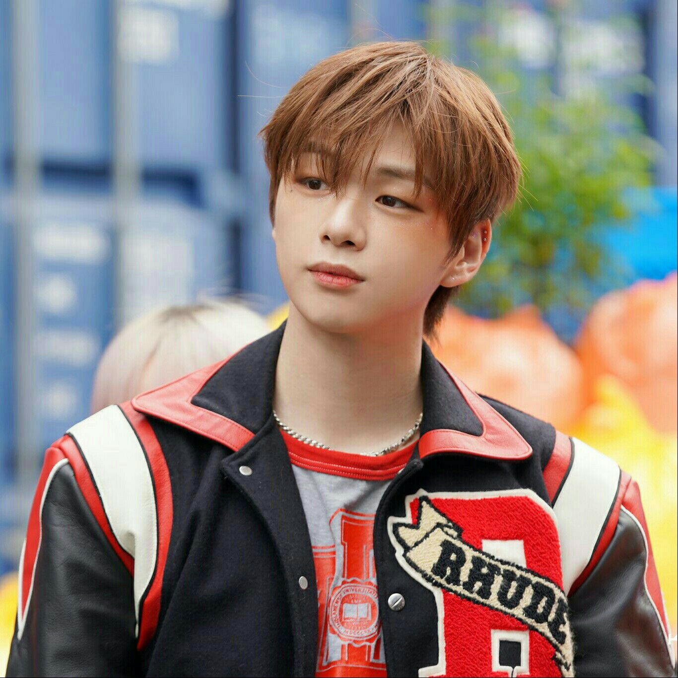 Behind-the-scenes cut of Kang Daniel