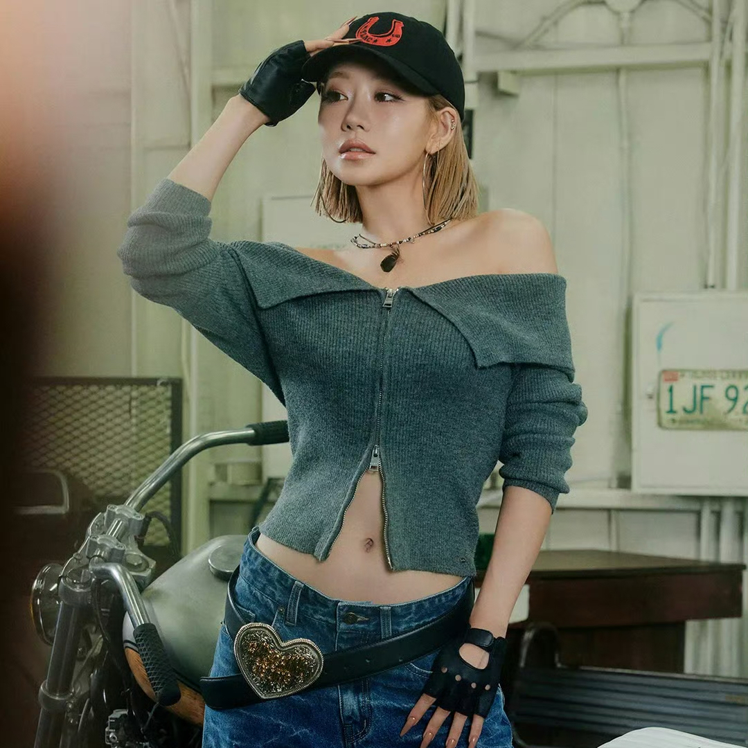 Recent activity shot of Julie (KISS OF LIFE)