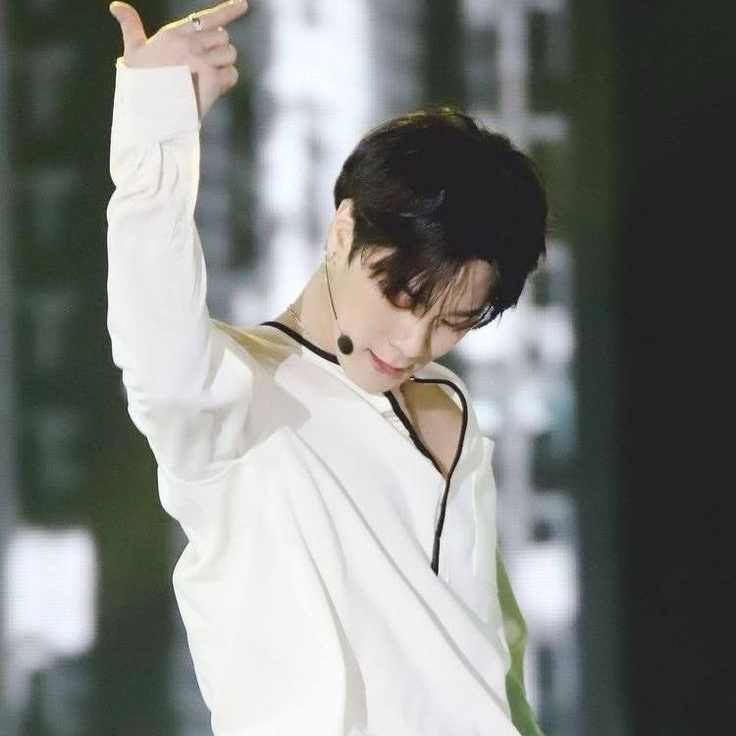 Latest photo of Moonbin (ASTRO)