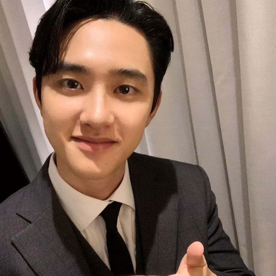 Behind-the-scenes cut of EXO