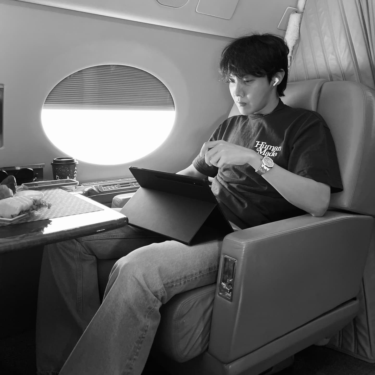 제이홉 (방탄소년단)의 최신 사진