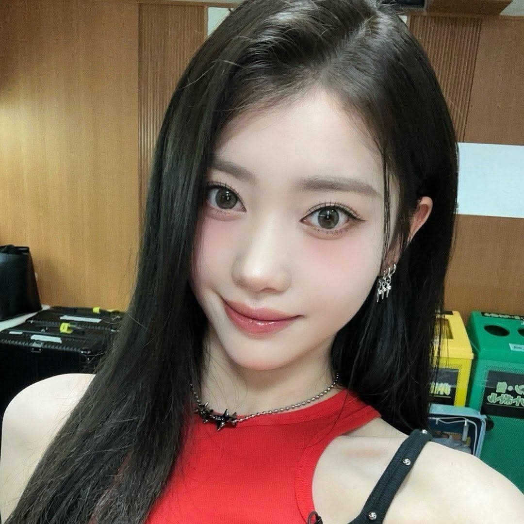 Behind-the-scenes cut of Xiao Ting (Kep1er)