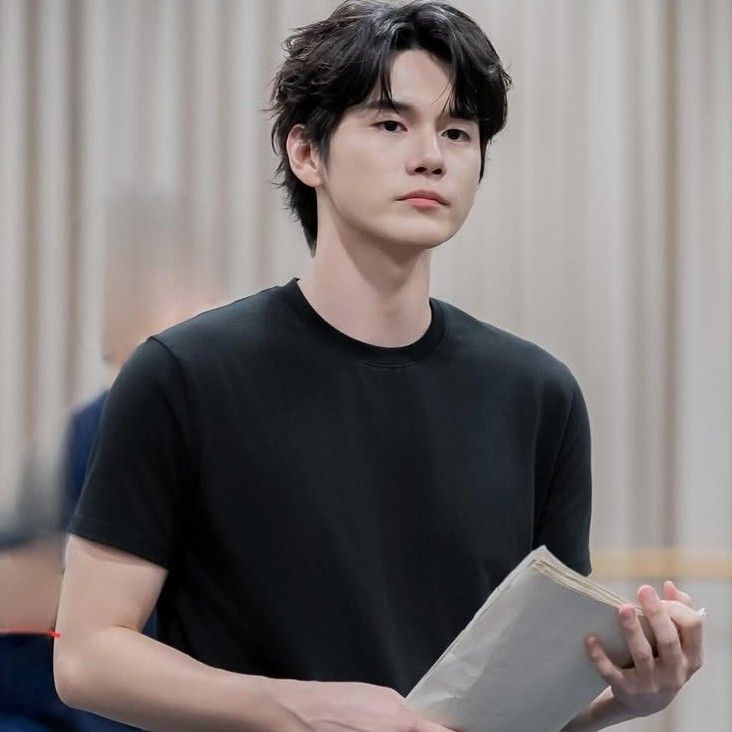 Recent activity shot of Ong Seongwu