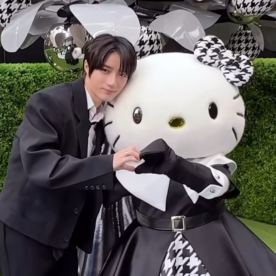 Recent activity shot of Beomgyu (TOMORROW X TOGETHER)