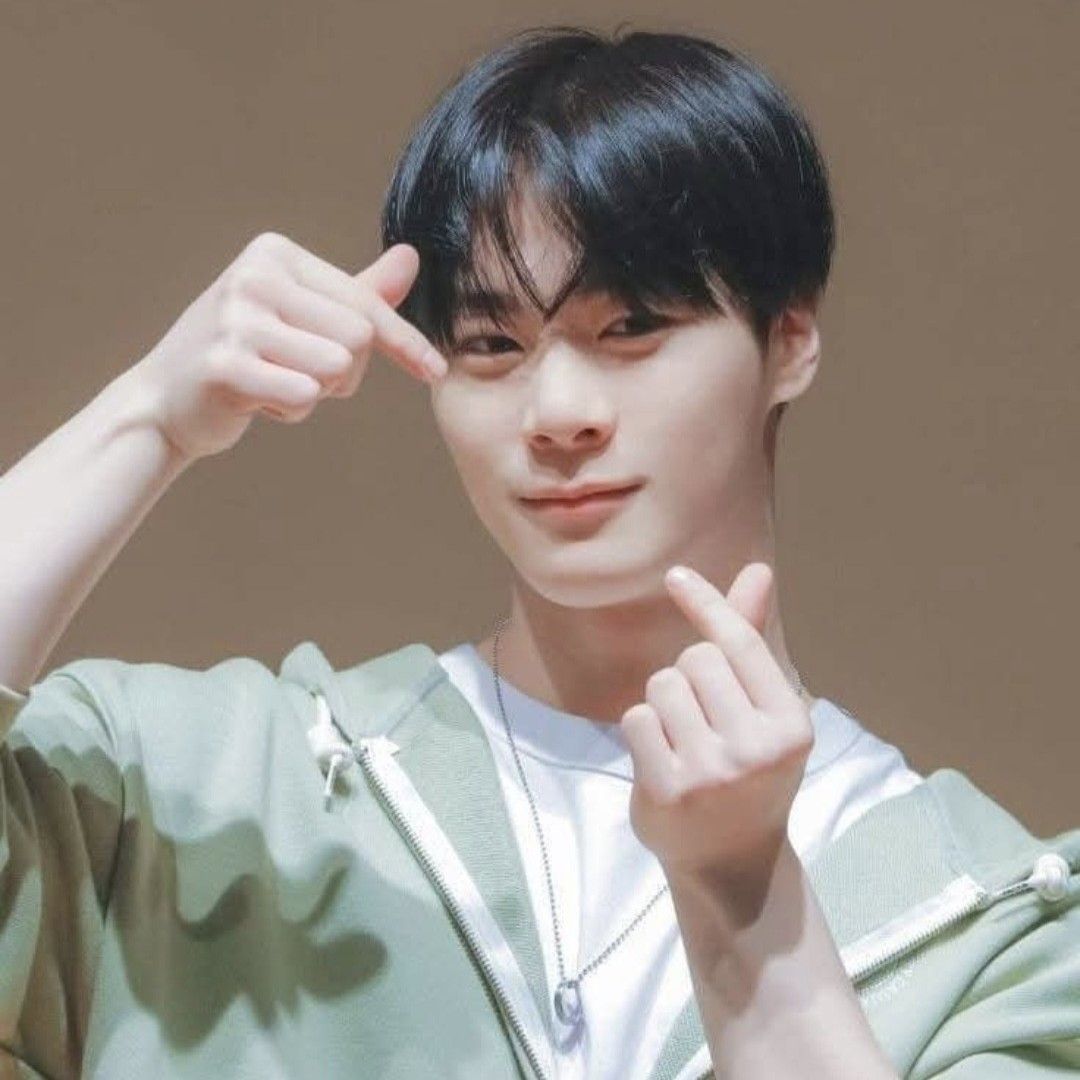Latest photo of Moonbin (ASTRO)