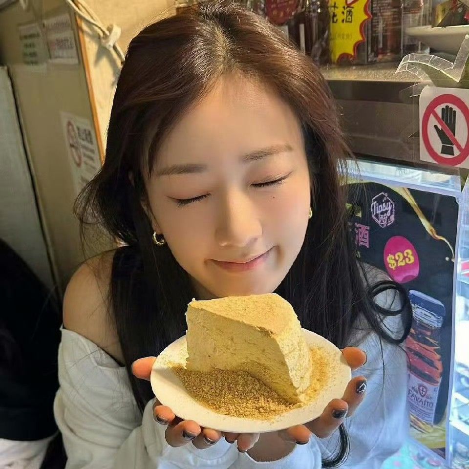 A moment captured by Yoon Bomi (Apink)'s fan