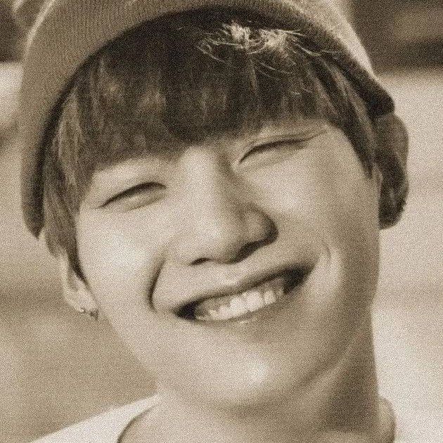 SUGA (防彈少年團)的幕後花絮