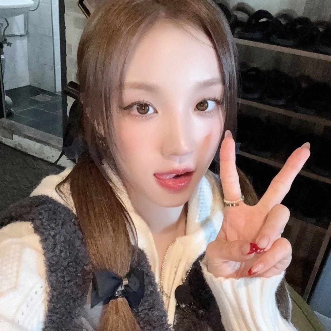 Foto aktivitas terbaru Yuqi (i-dle)
