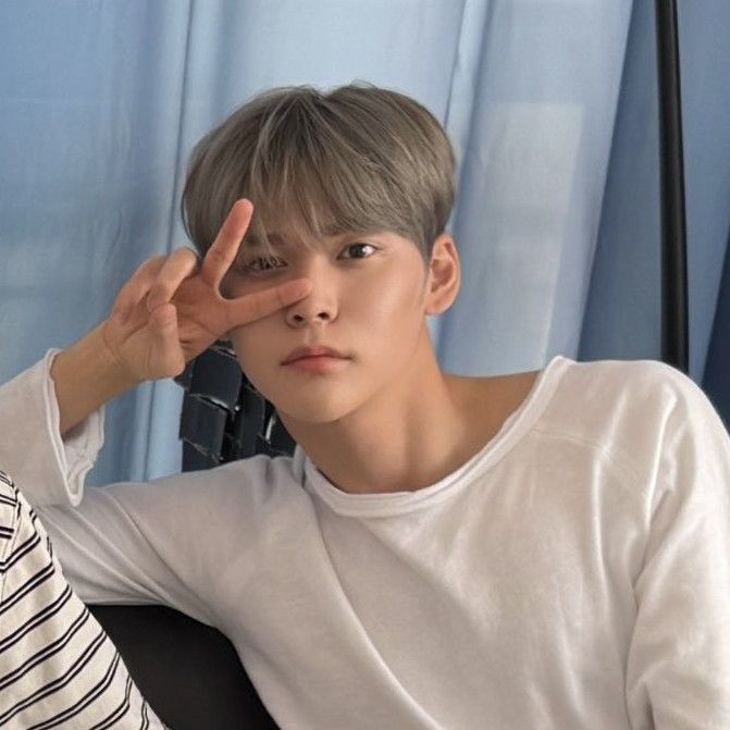 Latest photo of Eunseok (RIIZE)