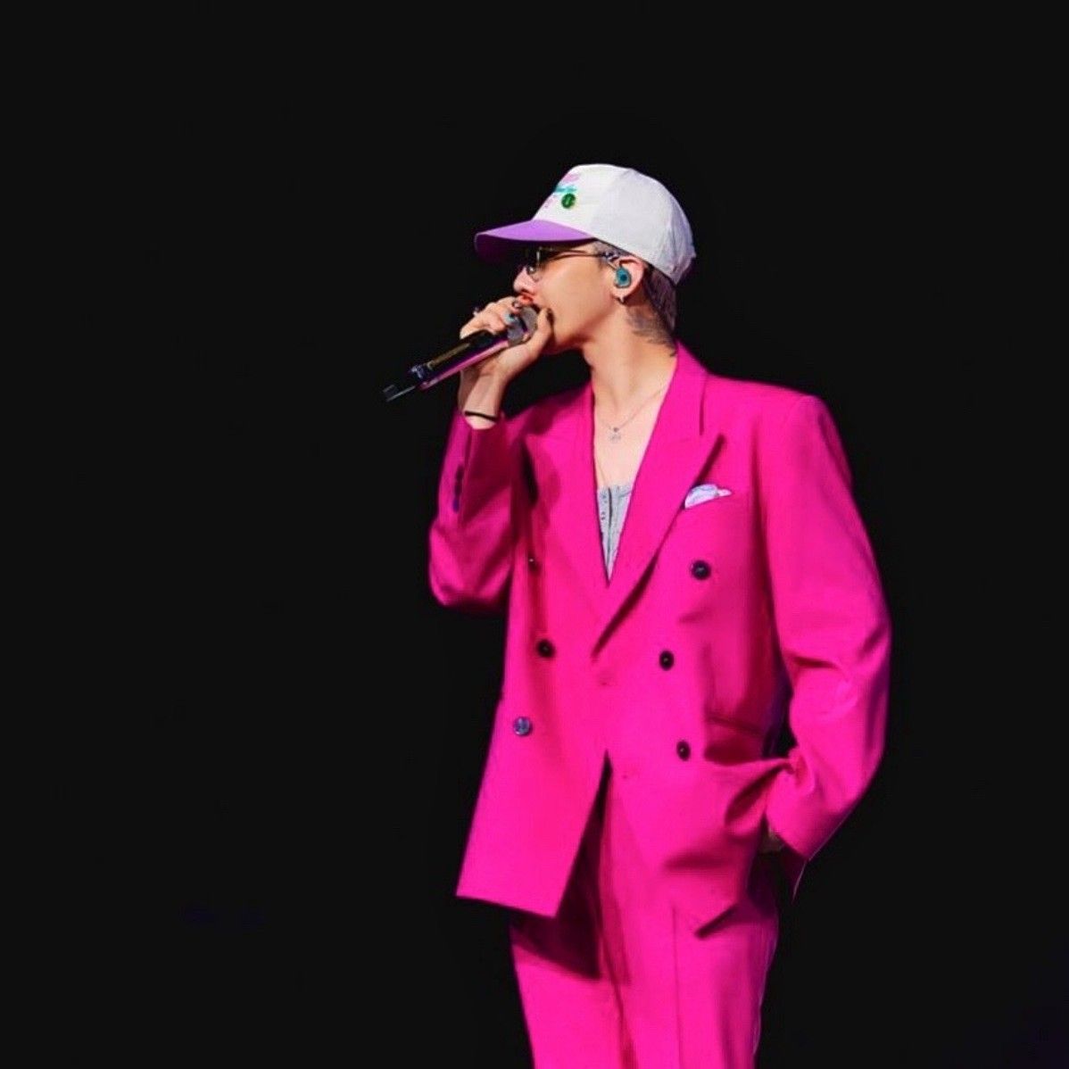 Behind-the-scenes cut of G-DRAGON (BIGBANG)