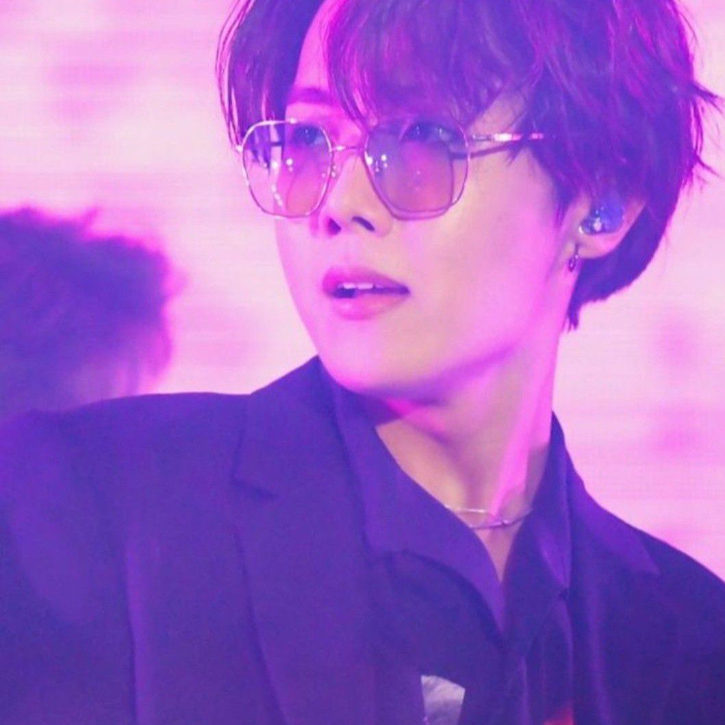 Foto aktivitas terbaru j-hope (BTS)