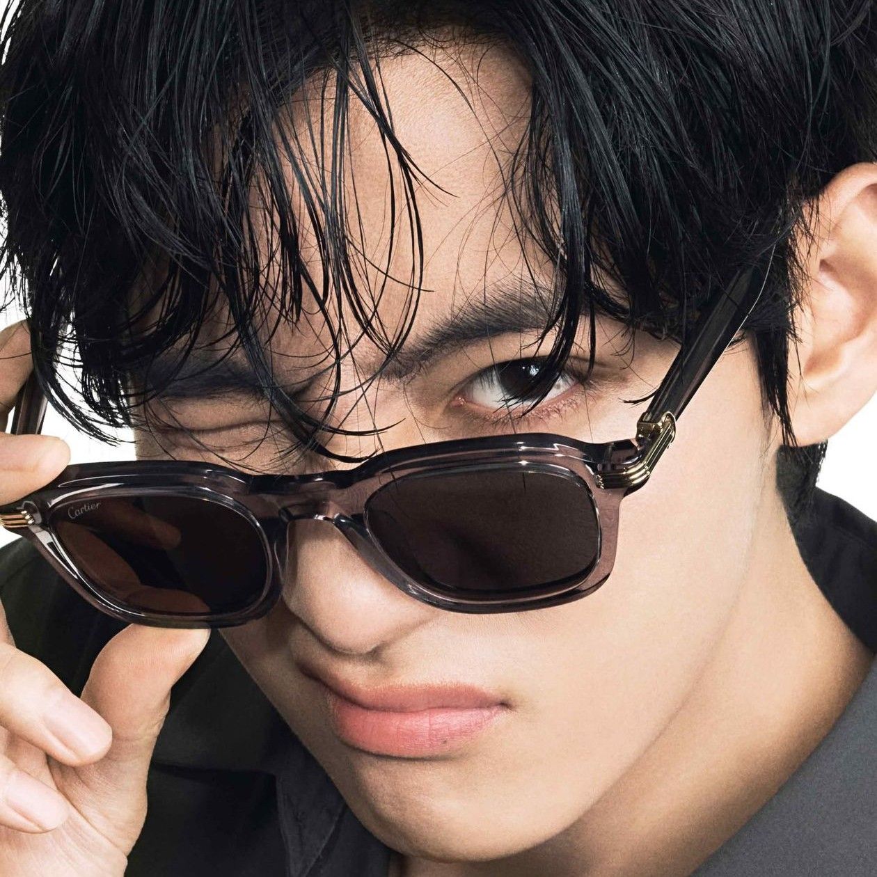 뷔 (방탄소년단)의 최신 사진