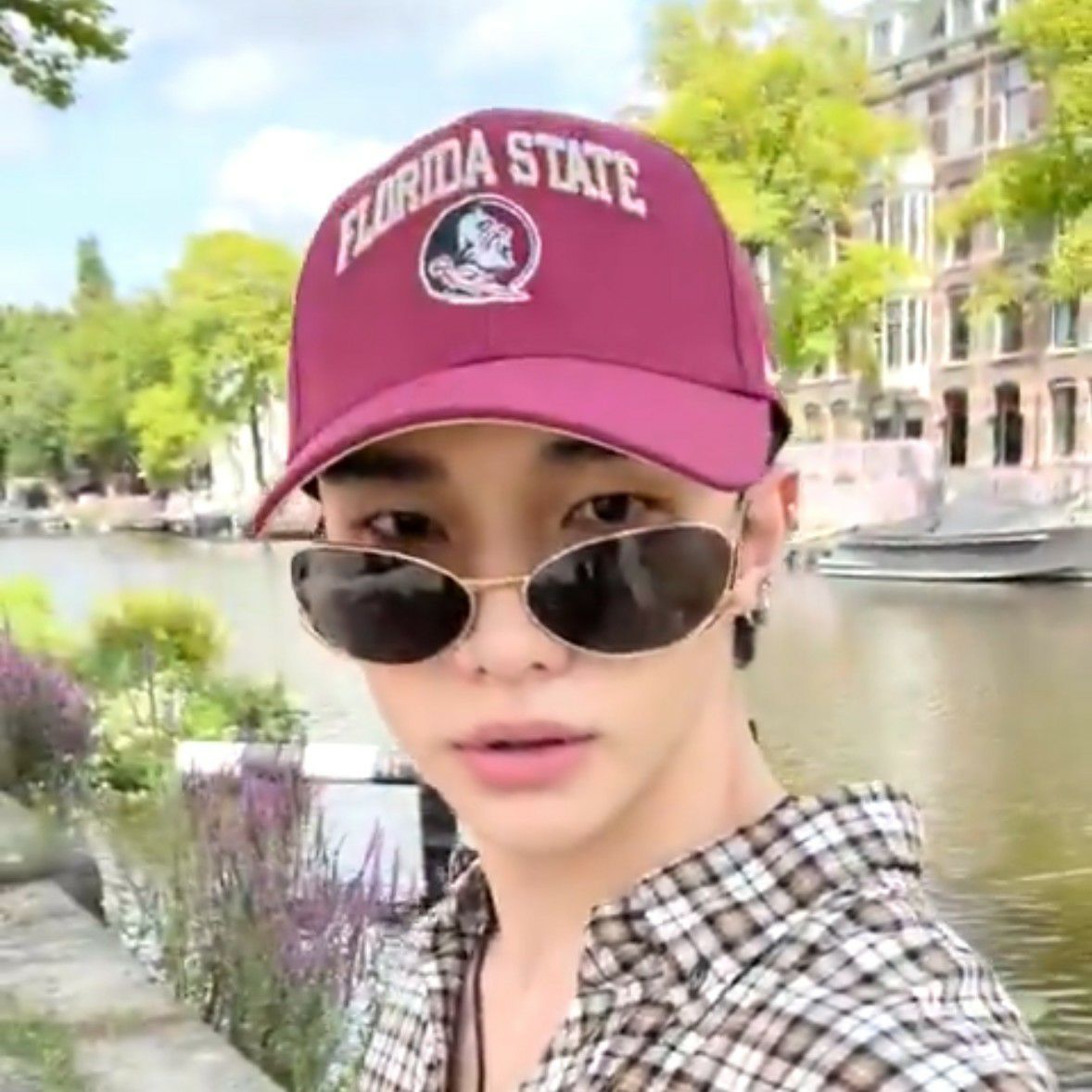 Foto terbaru Hyunjin (Stray Kids)