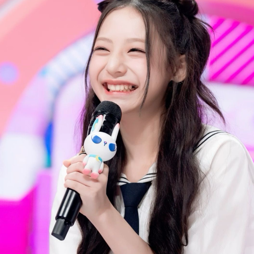 Behind-the-scenes cut of Seowon (UNIS)