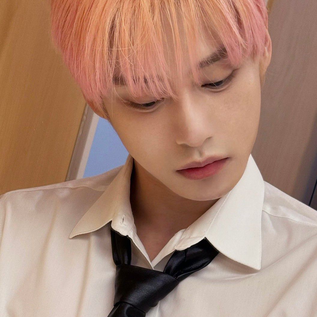 A moment captured by Kim Jiwoong (ZEROBASEONE)'s fan