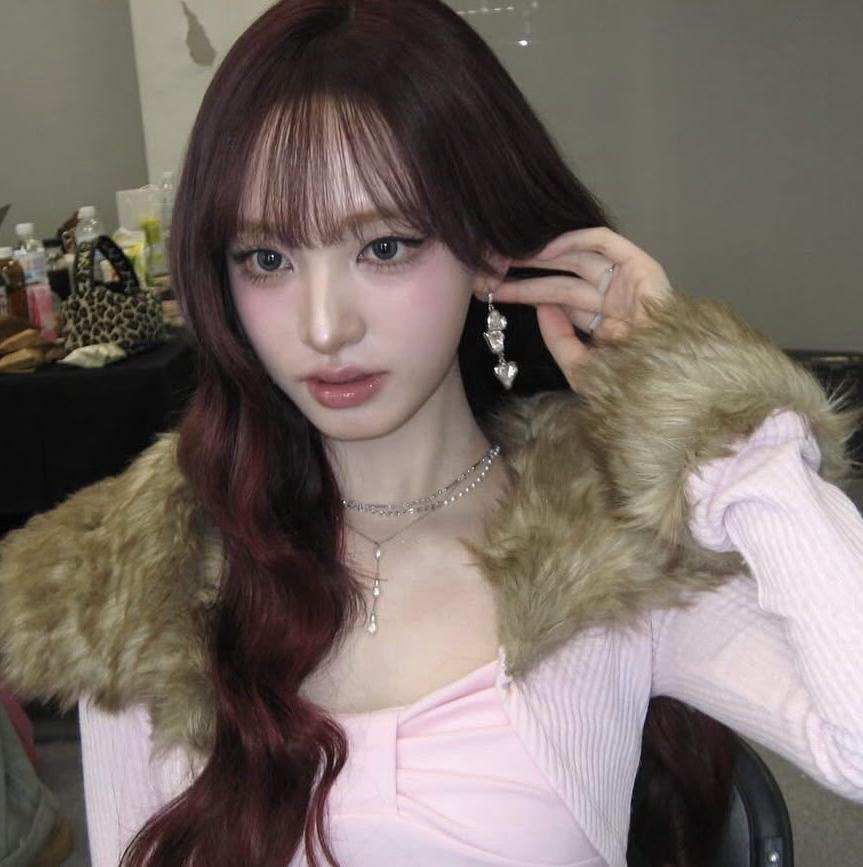 Recent activity shot of LIZ (IVE)