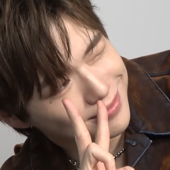 강다니엘의 비하인드 컷