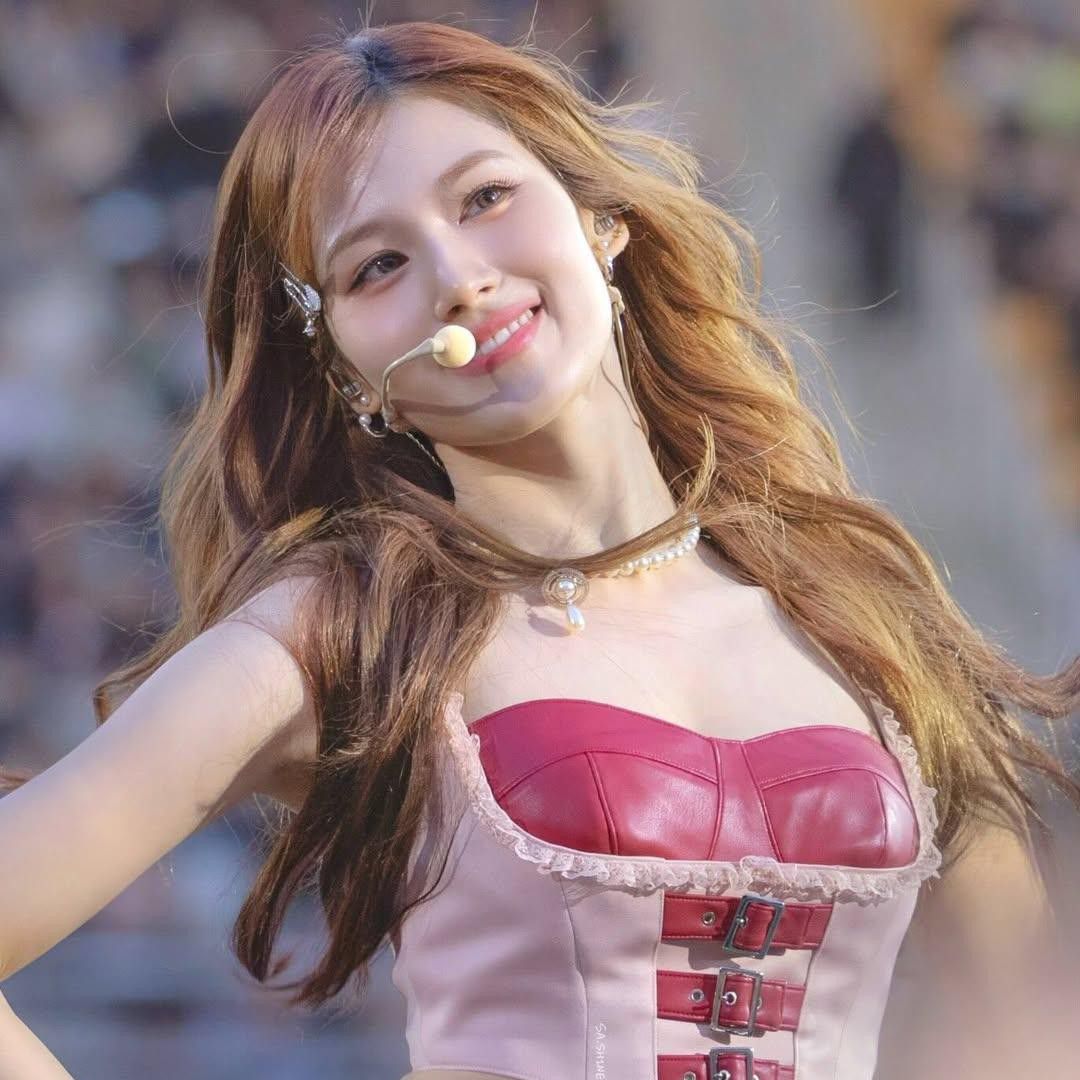 Latest photo of Sana (TWICE)