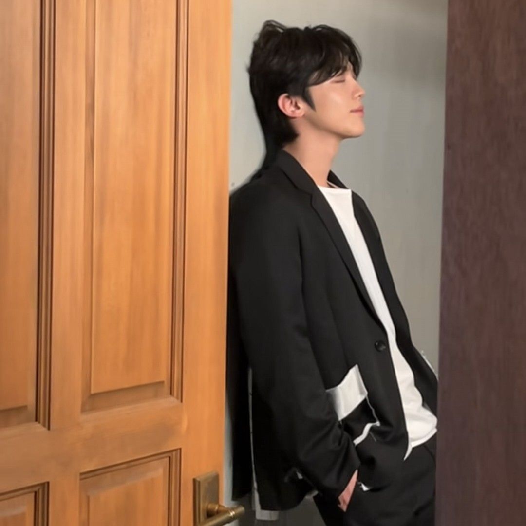 Behind-the-scenes cut of Kim Yohan (WEi)