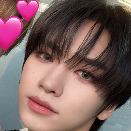 Behind-the-scenes cut of Hanjun (n.SSign)