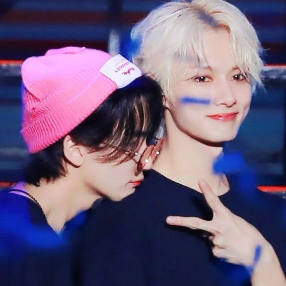 Recent activity shot of Jeonghan (SEVENTEEN)