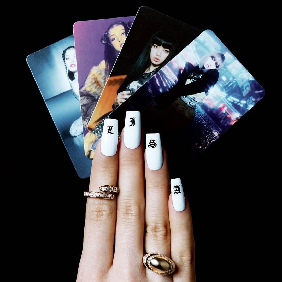 Lisa (BLACKPINK)的最新照片