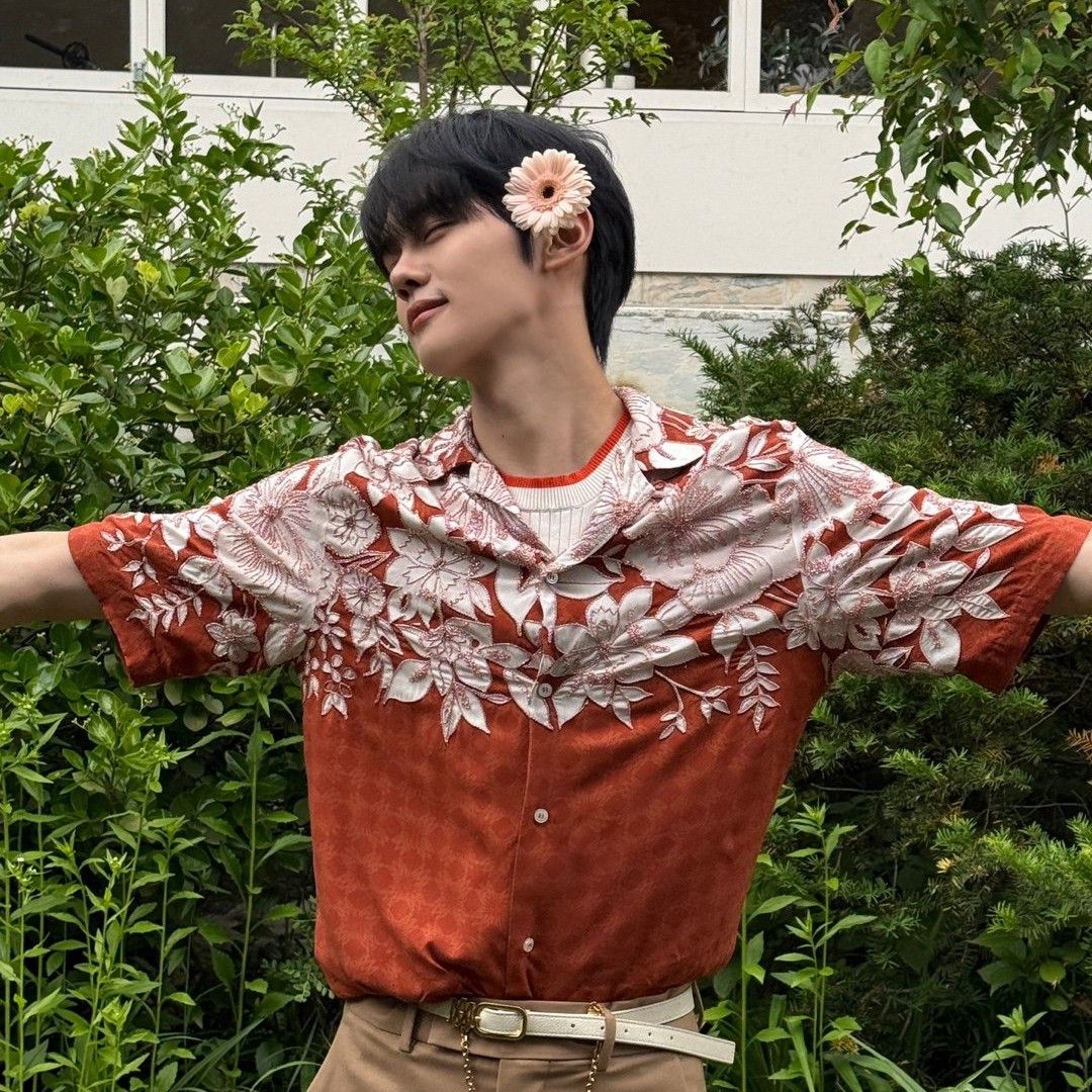 A moment captured by Kim Gyuvin (ZEROBASEONE)'s fan