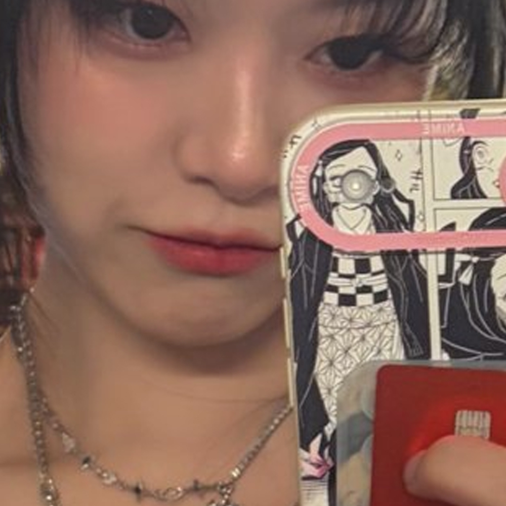 Behind-the-scenes cut of HyunJin (Loossemble)