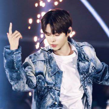 A moment captured by Eunseok (RIIZE)'s fan