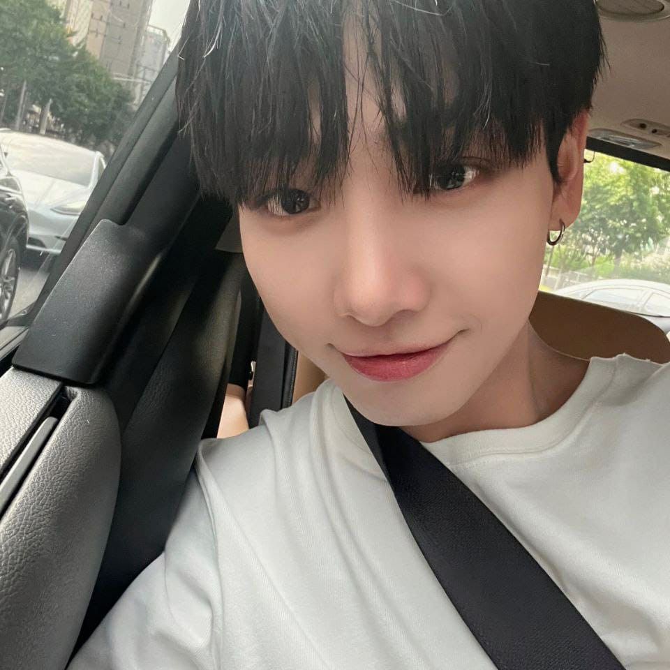 명재현 (BOYNEXTDOOR)의 비하인드 컷