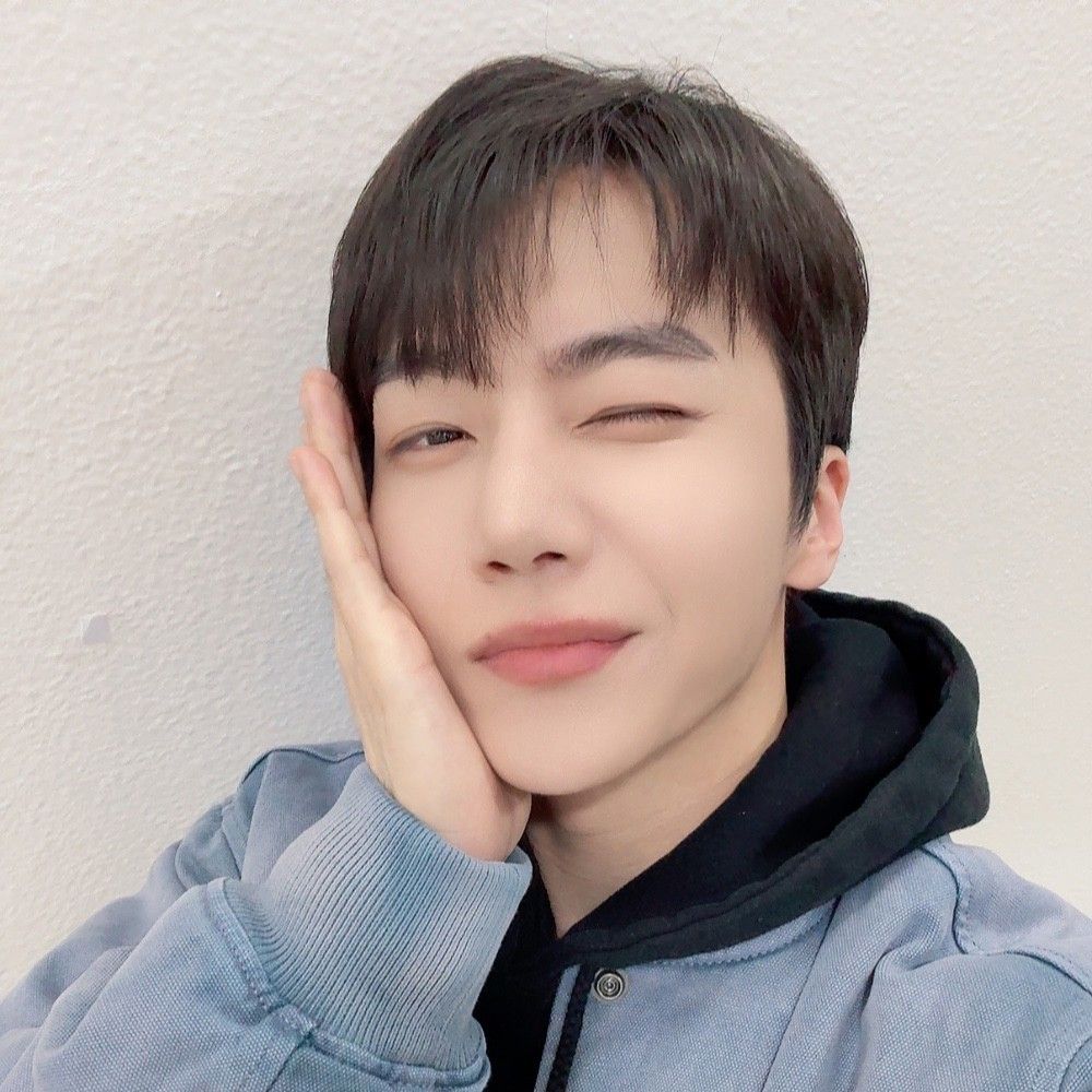 Latest photo of Jinho (PENTAGON)