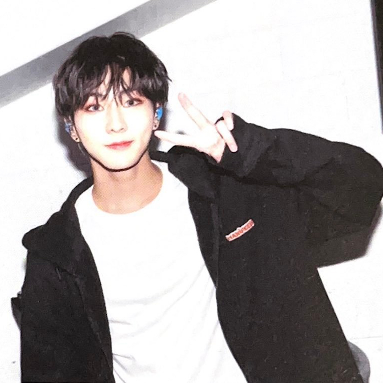 Latest photo of Jungwon (ENHYPEN)