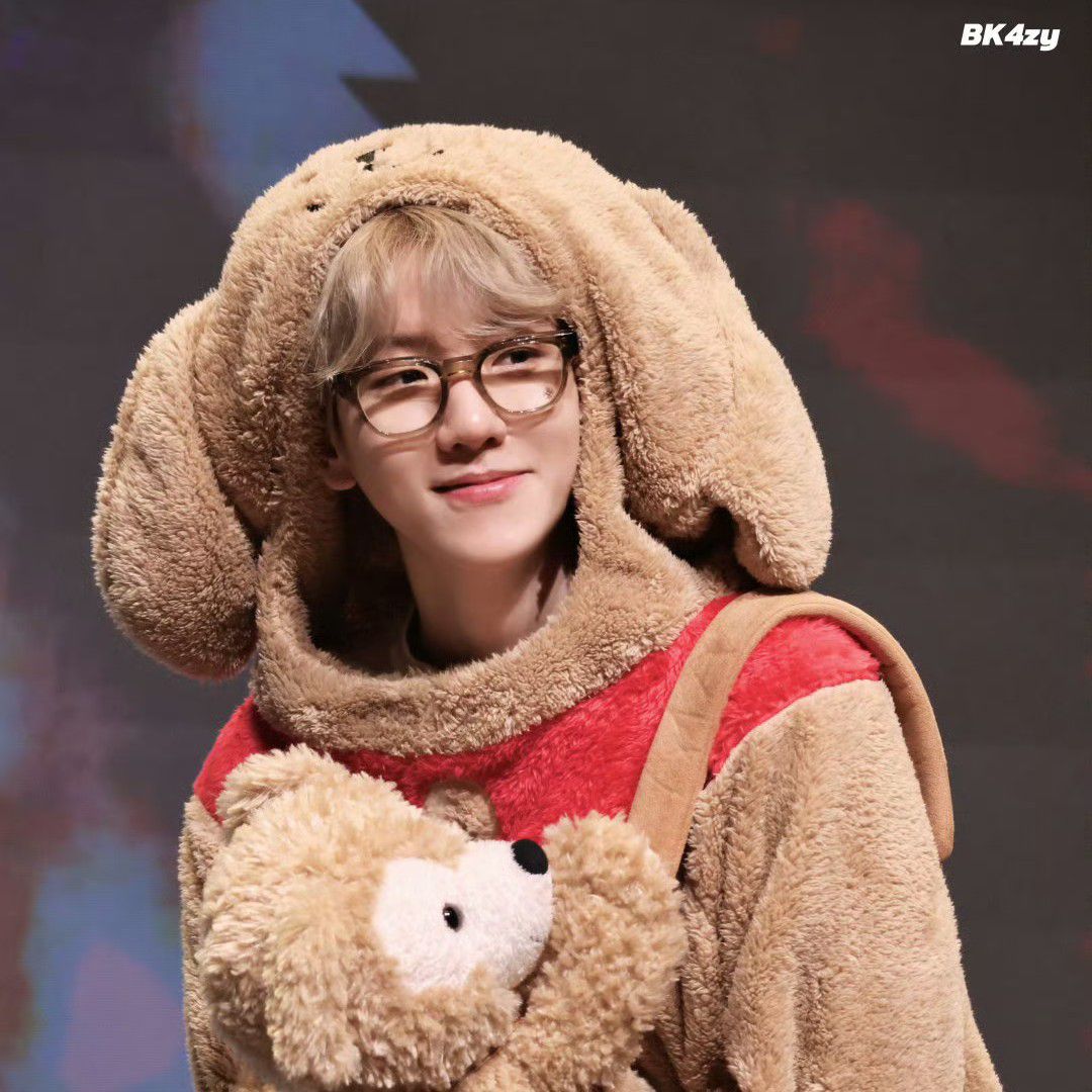 백현 (EXO)의 최신 사진