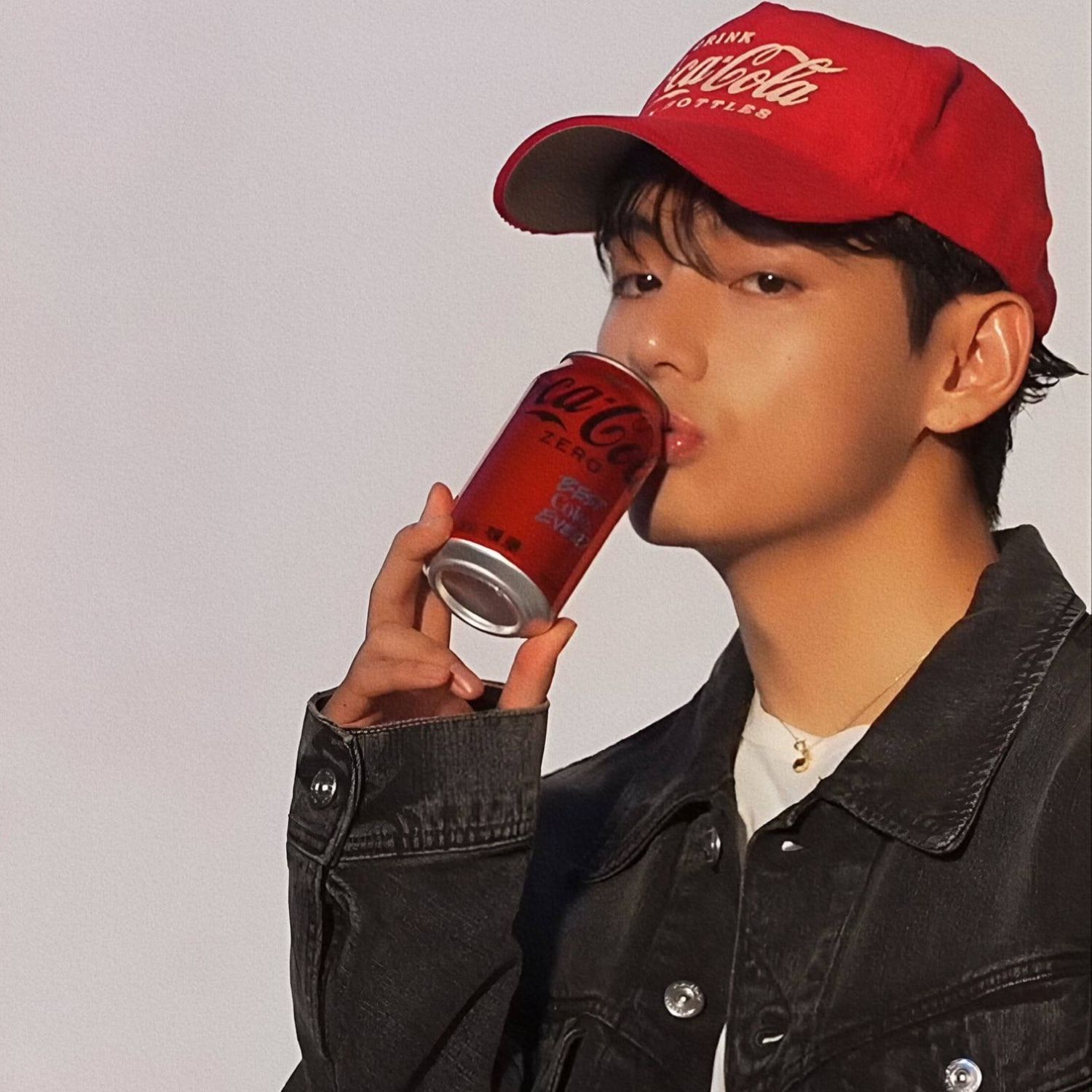 뷔 (방탄소년단) 최근 활동샷