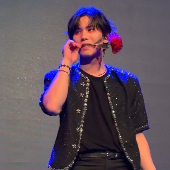 A moment captured by Rocky's fan