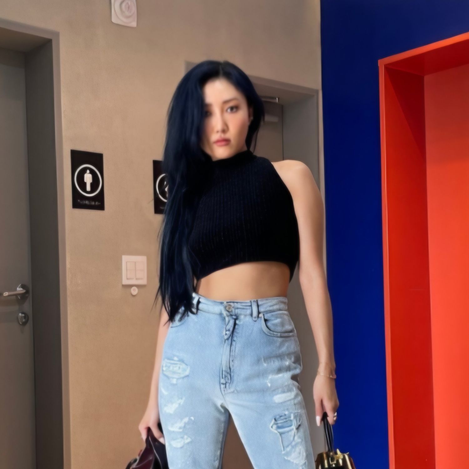 Recent activity shot of Hwasa (MAMAMOO)