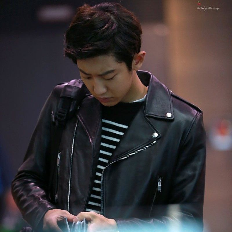 Recent activity shot of Chanyeol (EXO)