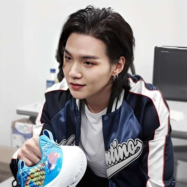 SUGA (防弹少年团)的最新照片