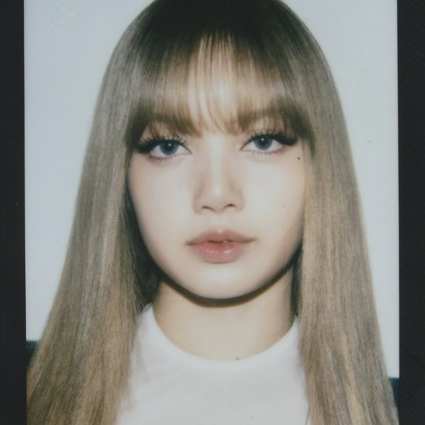 Foto aktivitas terbaru Lisa (BLACKPINK)