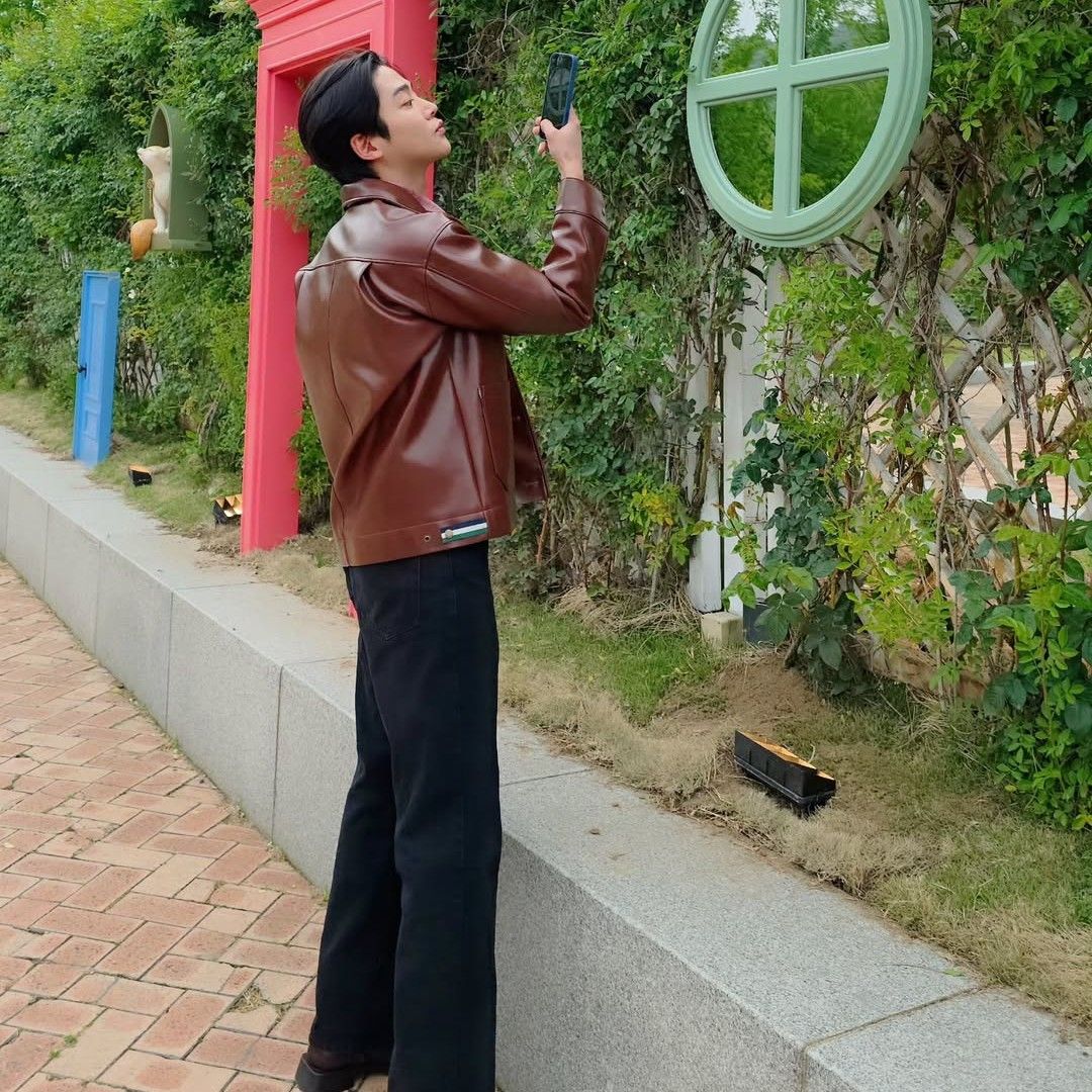 A moment captured by Rowoon's fan