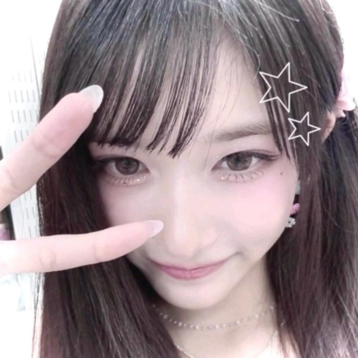 Latest photo of Leeseo (IVE)