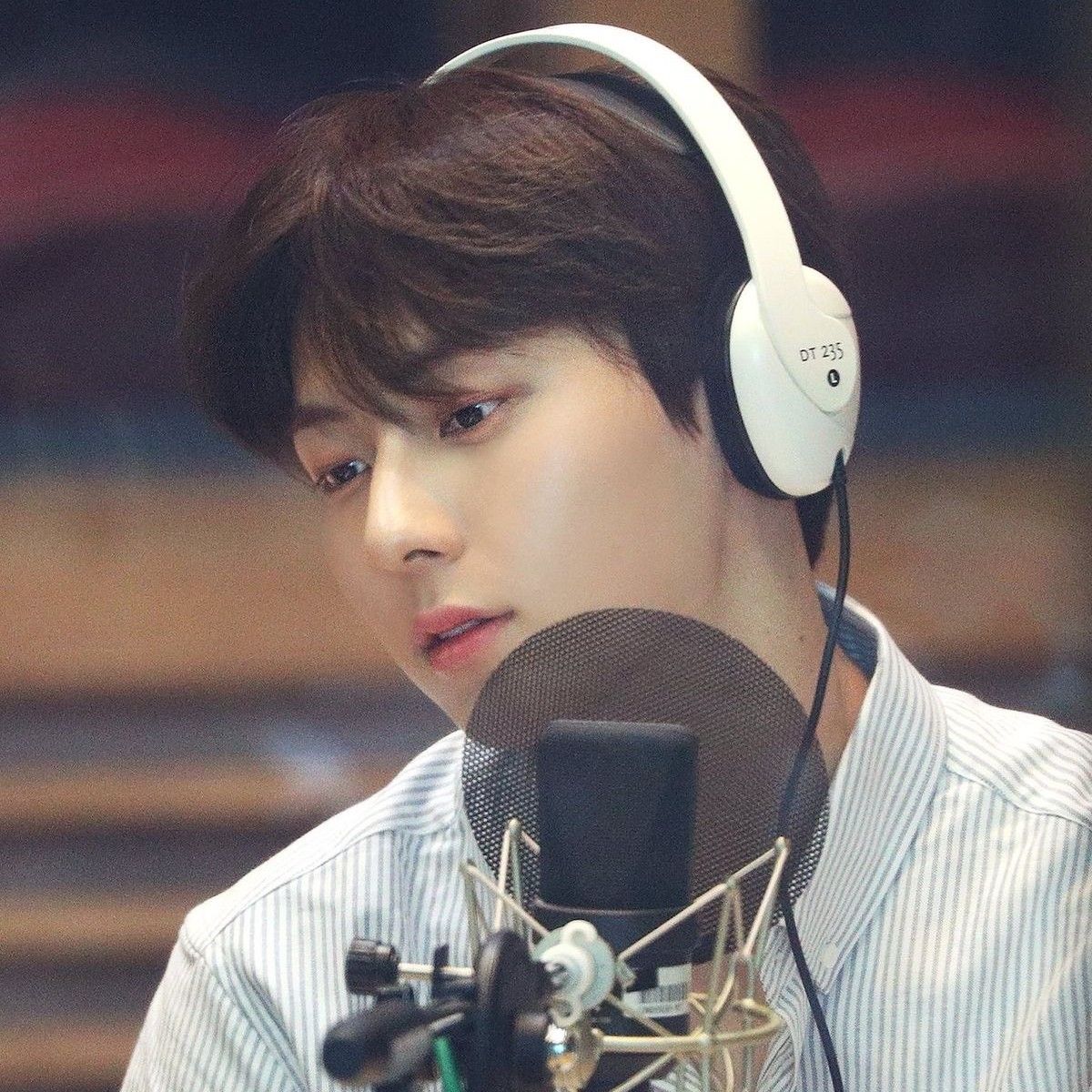 Recent activity shot of Hwang Minhyun