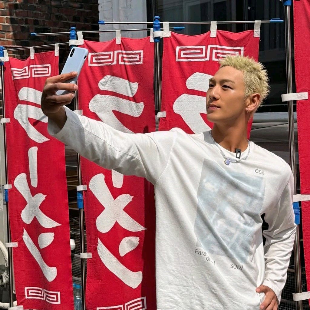 A moment captured by Baekho's fan