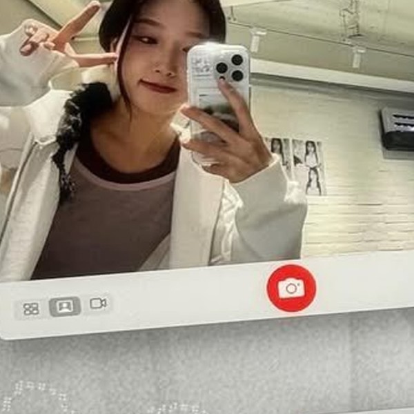 Signature photo of Go Won (Loossemble) capturing their charm